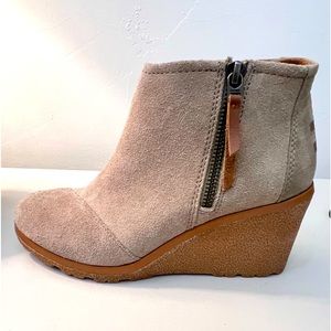Suede, Toms, zip wedge bootie